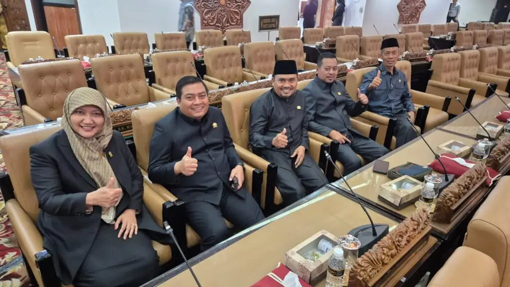 Rapat Paripurna Perdana DPRD Jatim, Anggota Fraksi PKS Datang Tepat Waktu dan Lengkap